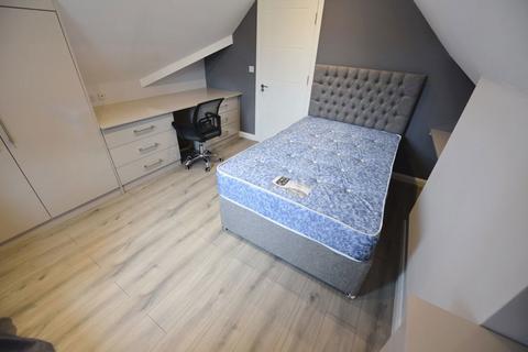 2 bedroom flat to rent, 5 Cardigan Road, Flat 4