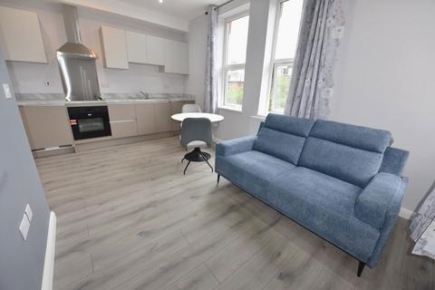 2 bedroom flat to rent, 5 Cardigan Road, Flat 3