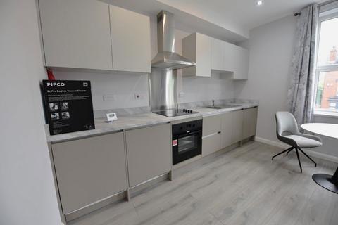 2 bedroom flat to rent, 5 Cardigan Road, Flat 3