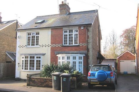 3 bedroom semi-detached house to rent, St Judes Road, Egham TW20