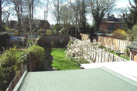 3 bedroom semi-detached house to rent, St Judes Road, Egham TW20