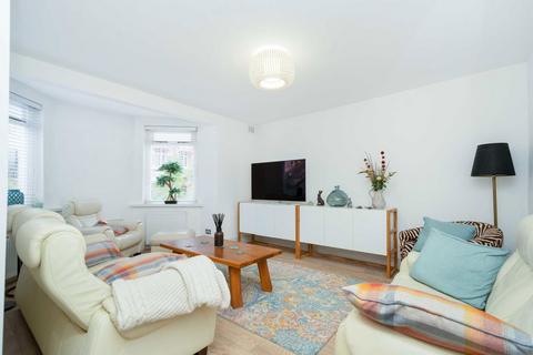 1 bedroom flat for sale, Kingdon Road, London NW6