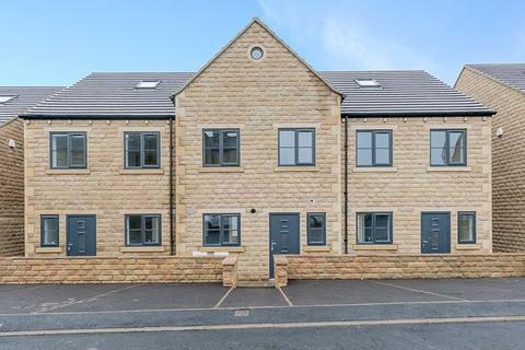 4 bedroom townhouse to rent, Atlas View, Liversedge, WF15