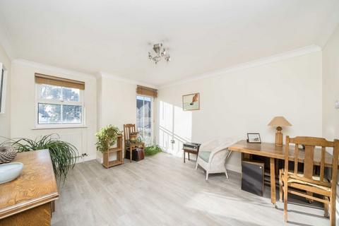 1 bedroom flat for sale, Thames Street, Hampton TW12