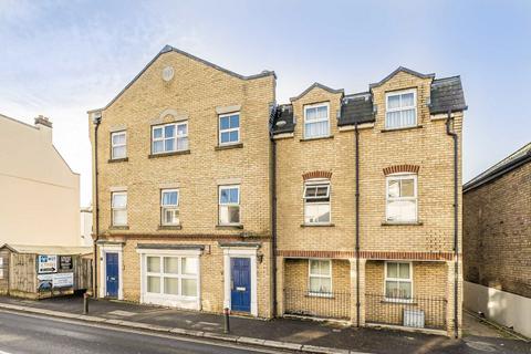 1 bedroom flat for sale, Thames Street, Hampton TW12