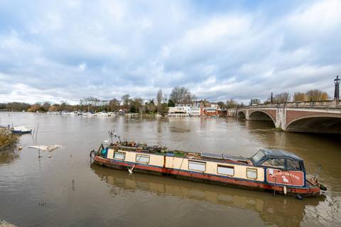 2 bedroom flat for sale, Feltham Avenue, East Molesey, KT8