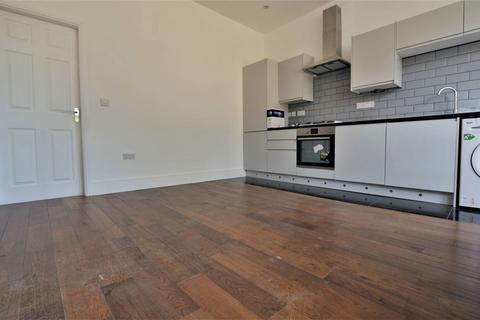 1 bedroom flat to rent, 272.69Kelso Road