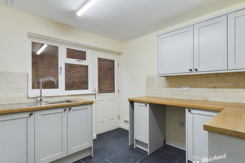 4 bedroom detached house for sale, Pentland Road, Aylesbury, Buckinghamshire