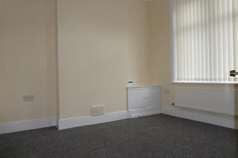 2 bedroom terraced house to rent, Victoria Road, Workington CA14