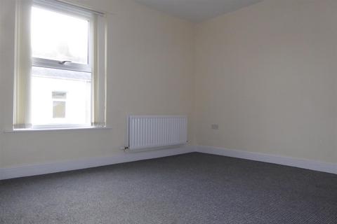 2 bedroom terraced house to rent, Victoria Road, Workington CA14