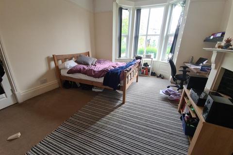 9 bedroom house to rent, Hyde Park Terrace, Leeds