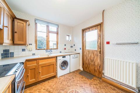 3 bedroom semi-detached house to rent, New Road, Ham TW10