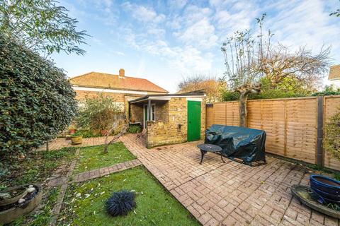 3 bedroom semi-detached house to rent, New Road, Ham TW10