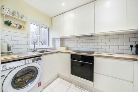 2 bedroom flat for sale, Lordship Lane, London SE22