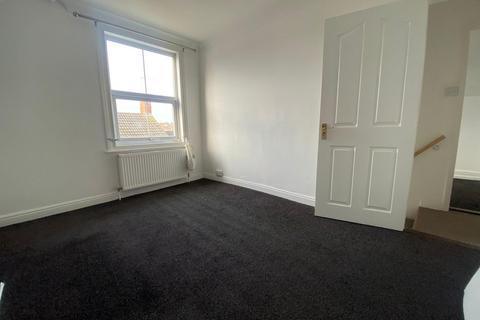 2 bedroom duplex for sale, Oxford Street, Kettering, NN16