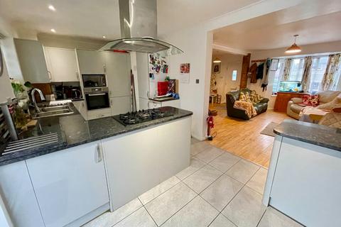 3 bedroom semi-detached house for sale, Bracknell Close, Luton, Bedfordshire, LU4 0TL