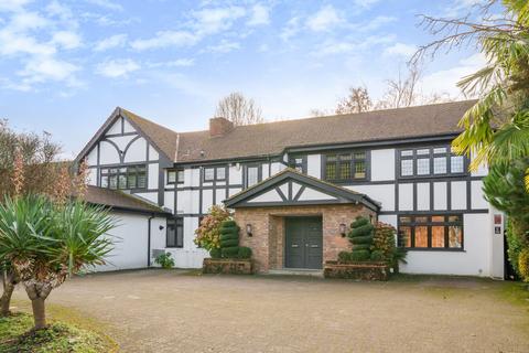 6 bedroom detached house for sale, The Pastures, London, N20