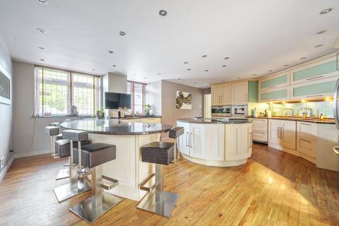 6 bedroom detached house for sale, The Pastures, London, N20