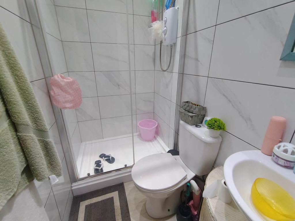 Bathroom (3)