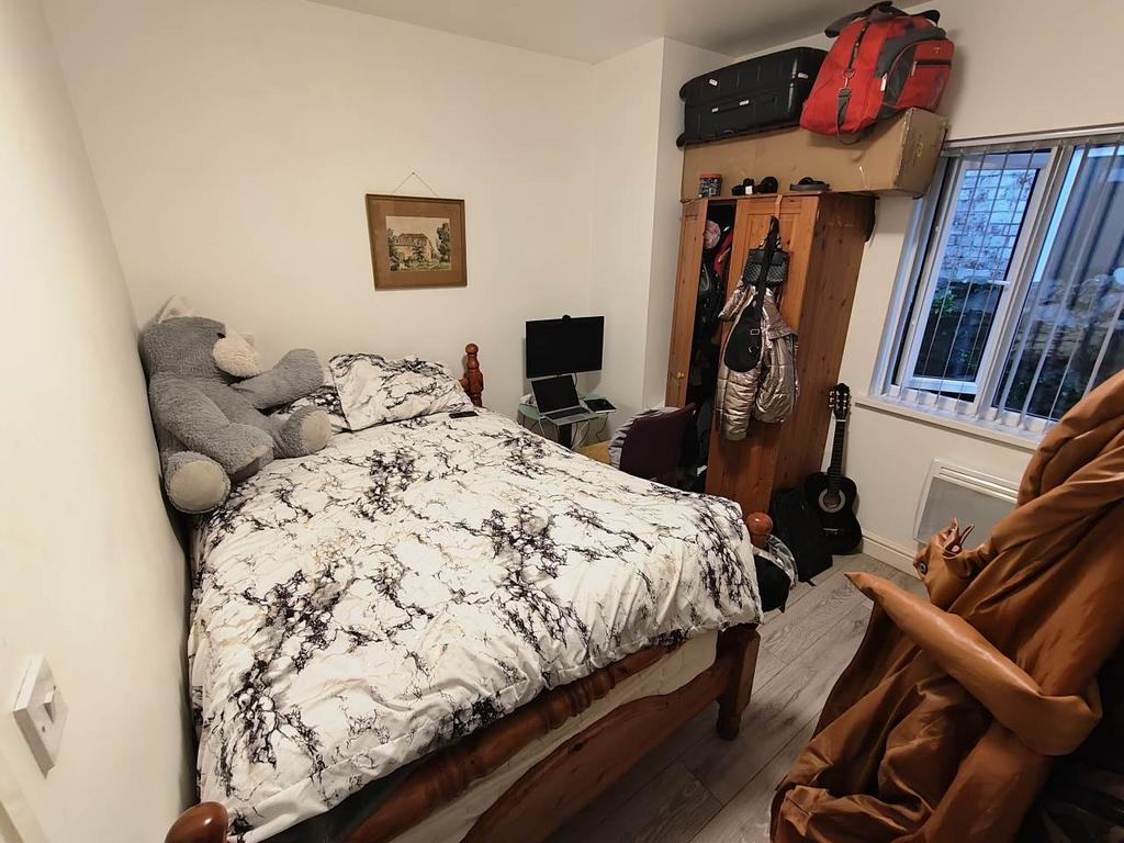 Bedroom (1)