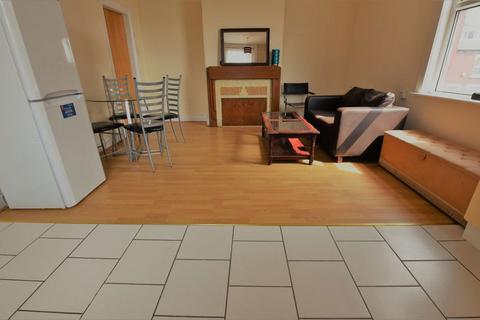 1 bedroom flat to rent, Flat 1, 133 Cardigan Road