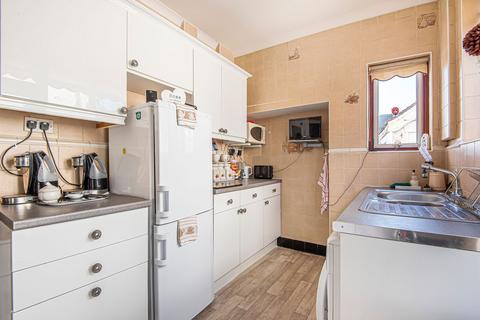 14 Burnham Drive, Worcester Park, KT4 8SF