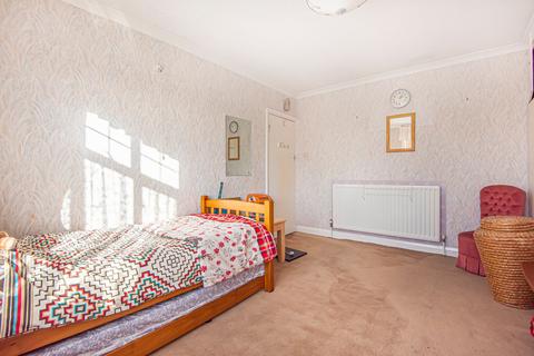 14 Burnham Drive, Worcester Park, KT4 8SF