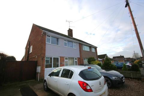 3 bedroom semi-detached house to rent, Bramdene Avenue, Nuneaton