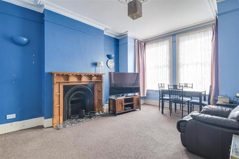 1 bedroom flat for sale, Hamlet Court Road, Westcliff-On-Sea SS0