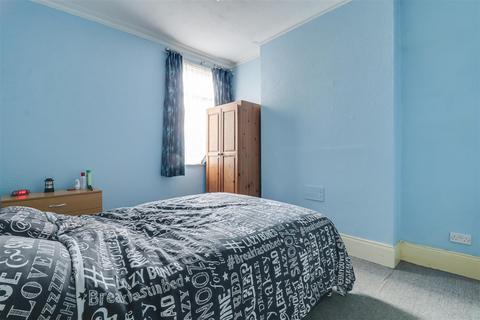 1 bedroom flat for sale, Hamlet Court Road, Westcliff-On-Sea SS0