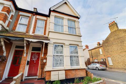 1 bedroom flat for sale, Hamlet Court Road, Westcliff-On-Sea SS0