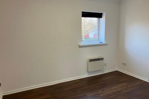 2 bedroom flat to rent, Agincourt, Hebburn