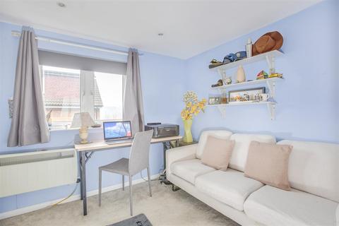 2 bedroom semi-detached house for sale, Windrush Drive, High Wycombe HP13