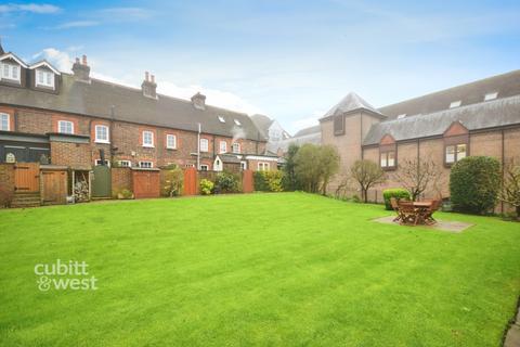 2 bedroom terraced house to rent, Ansell Road Dorking RH4