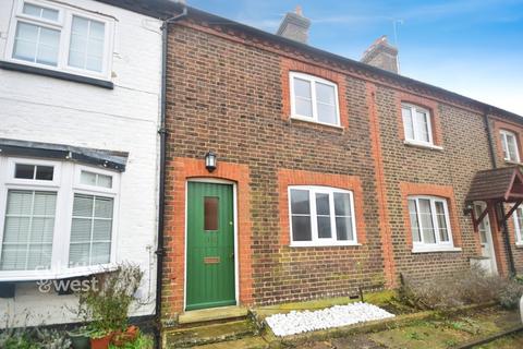 2 bedroom terraced house to rent, Ansell Road Dorking RH4