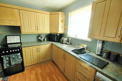 3 bedroom semi-detached house for sale, 30 Knowling Mead