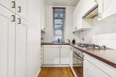 1 bedroom flat for sale, Watchfield Court, London, W4