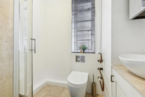 1 bedroom flat for sale, Watchfield Court, London, W4