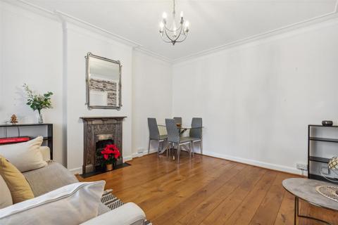 11 Watchfield Court, London, W4 4NB