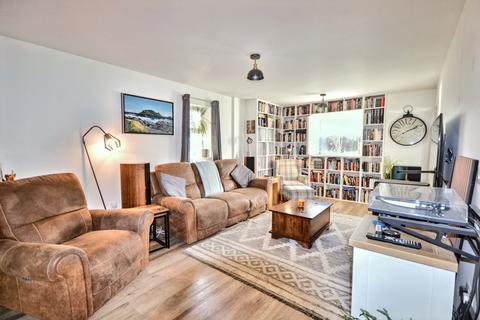 5 Sassoon Close, Salisbury, SP2 9LR