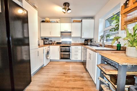 5 Sassoon Close, Salisbury, SP2 9LR