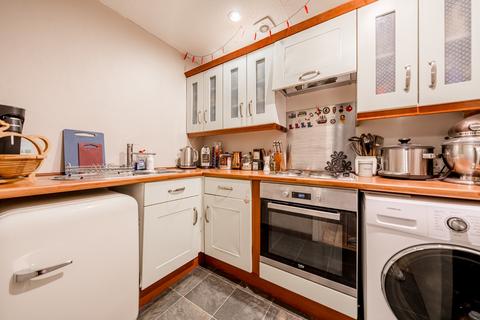 1 bedroom flat for sale, Ettrick Place, Flat 3/1, Shawlands, Glasgow, G43 1UB