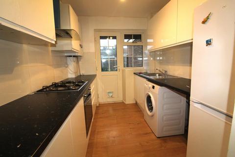 3 bedroom terraced house to rent, Ermine Close, Cheshunt