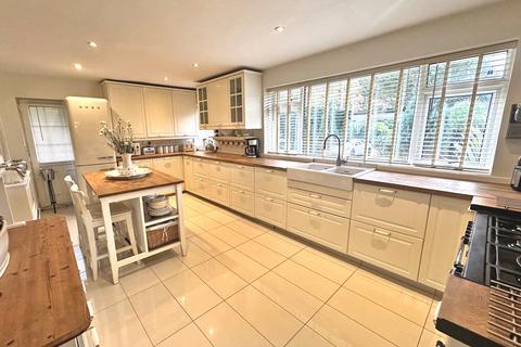 5 bedroom bungalow for sale, Dial Close, Bransgore, Christchurch, Hampshire, BH23