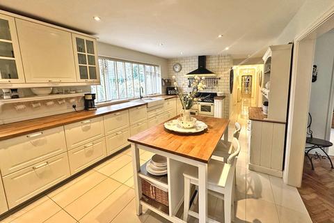 5 bedroom bungalow for sale, Dial Close, Bransgore, Christchurch, Hampshire, BH23