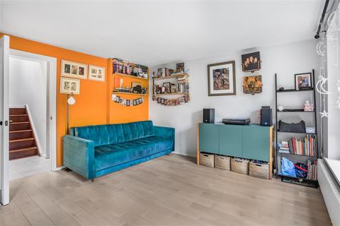 Flat 6, 2 Pemberton Gardens, London, N19 5RU
