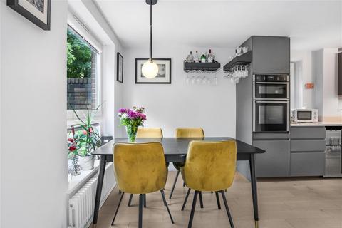 Flat 6, 2 Pemberton Gardens, London, N19 5RU