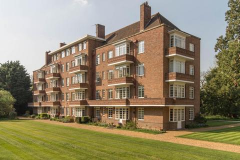 3 bedroom apartment to rent, Manor Court, Grange Road, Cambridge