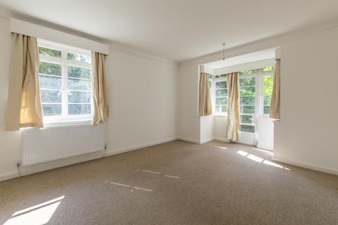 3 bedroom apartment to rent, Manor Court, Grange Road, Cambridge