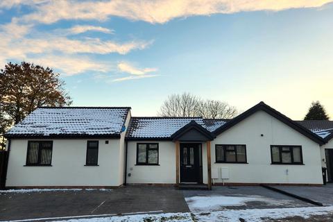 3 bedroom semi-detached bungalow to rent, Blakedown Road, Halesowen B63